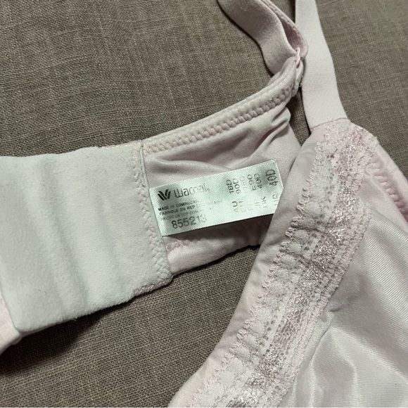 Wacoal Soft Pink Underwire Bra simple lace details super soft size 40D like new - Picture 4 of 6